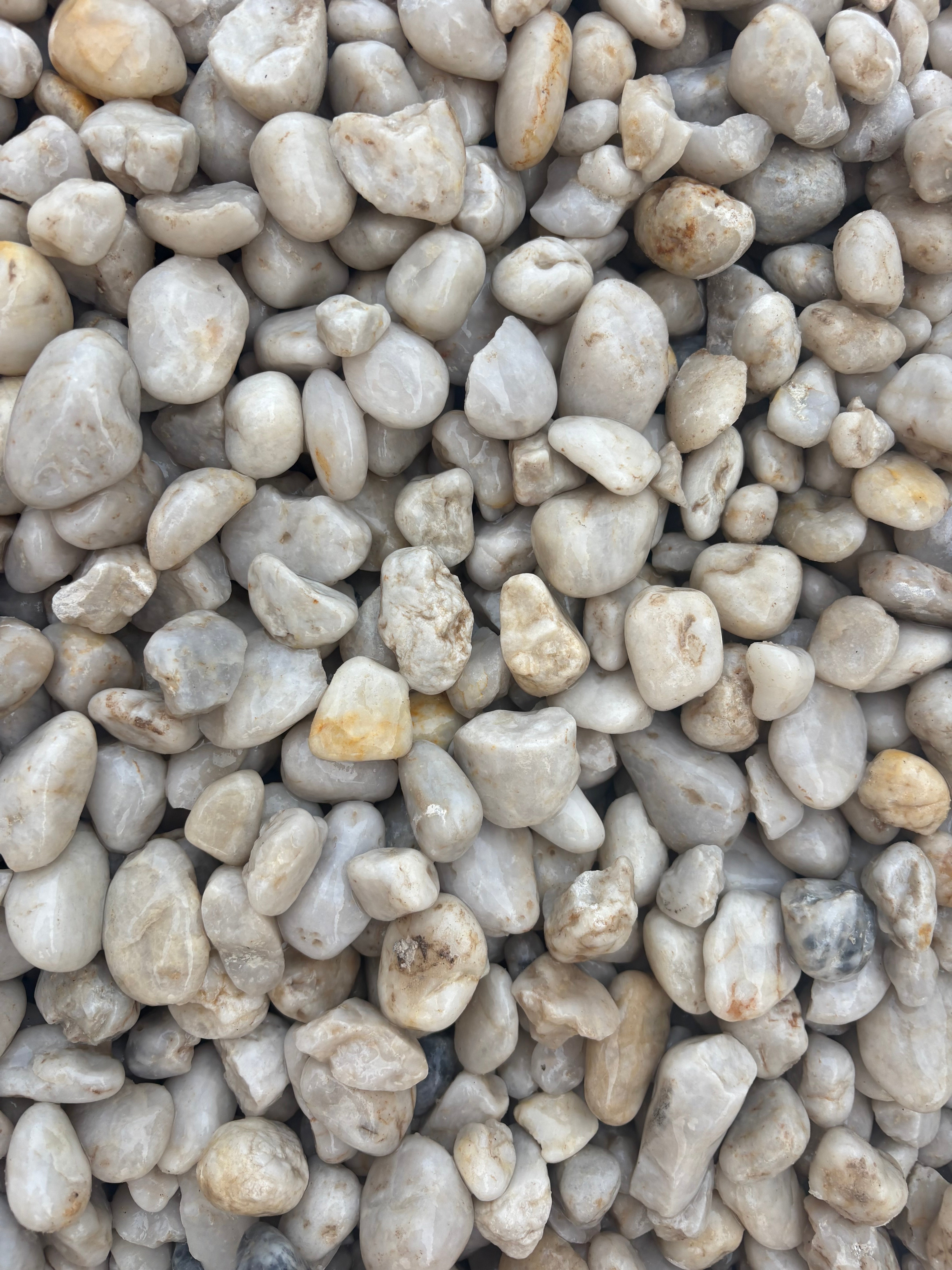 Cowra Rock White 20mm (Loose)