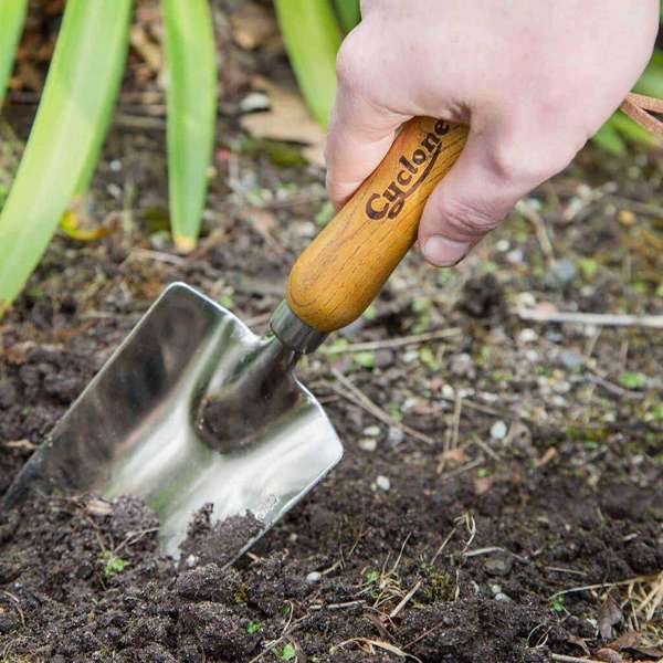 Cyclone Hand Trowel