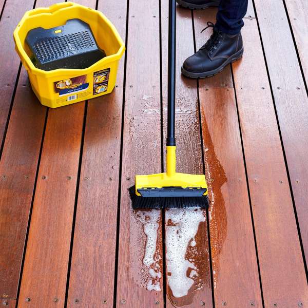 Cabot's Deck Clean