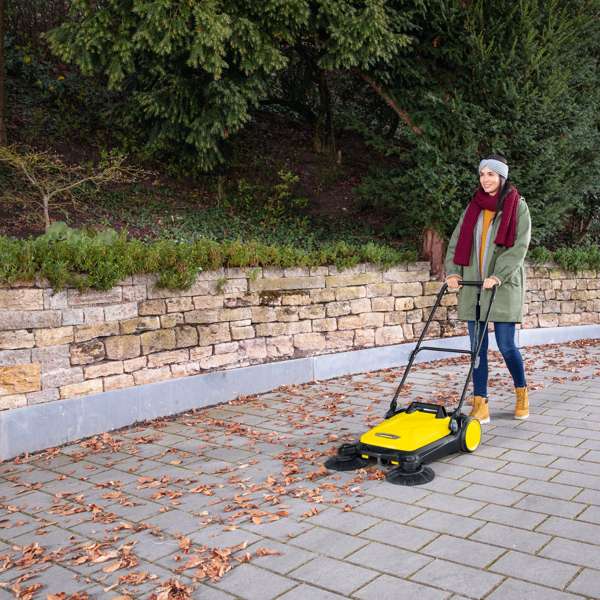 Karcher Series 4 Twin Push Sweeper