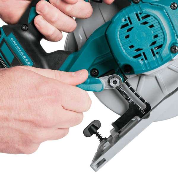 Makita 18V Brushless Circular Saw Skin 165mm DHS680Z