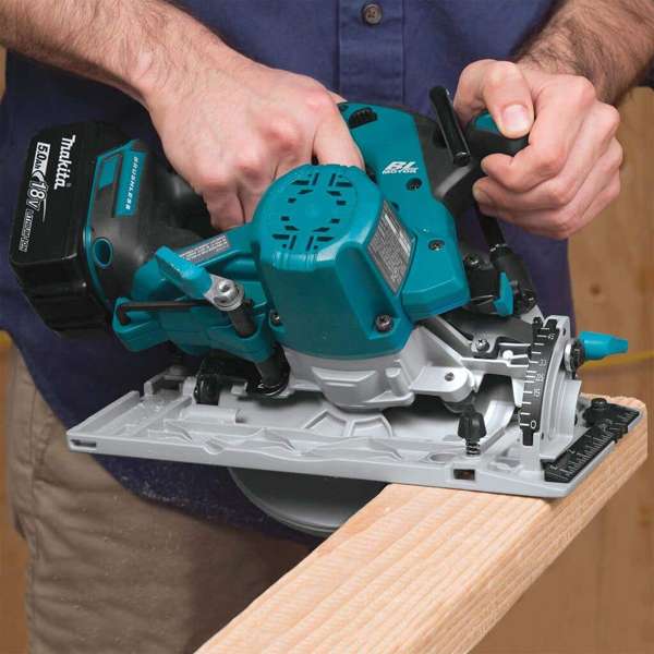 Makita 18V Brushless Circular Saw Skin 165mm DHS680Z