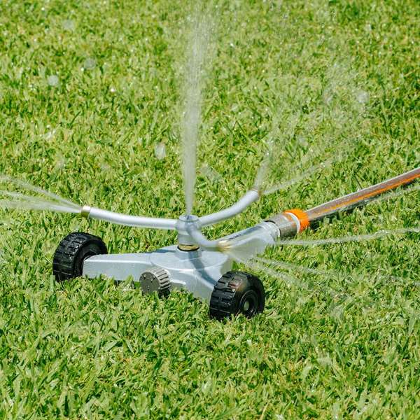 Neta Metal Triple Arm on Wheels Sprinkler 12mm