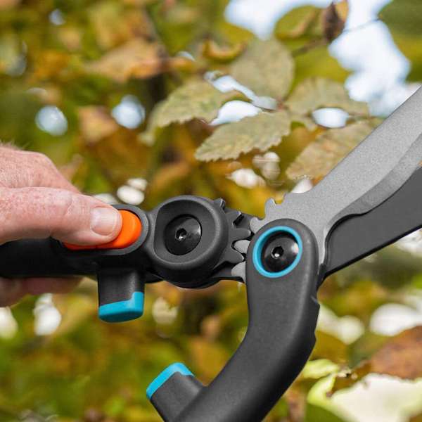 Gardena 2-in-1 EnergyCut Hedge Clippers