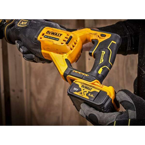 DeWalt 18V XR Li-ion Cordless Brushless Inline Reciprocating Saw Skin