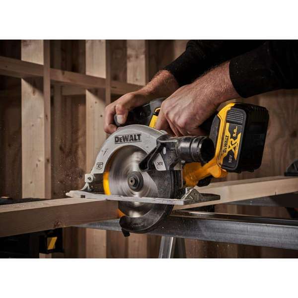 DeWalt 18V XR Li-ion Cordless Brushless Circular Saw Skin 165mm (6-1/2")