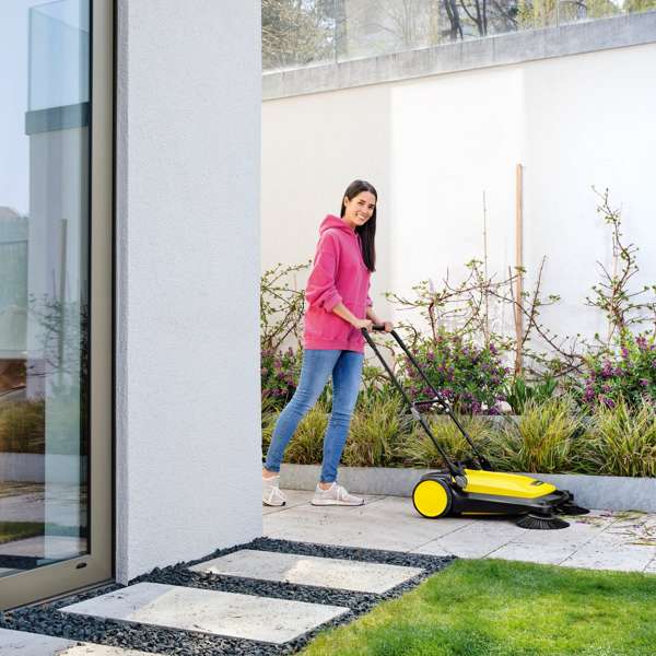 Karcher Series 4 Twin Push Sweeper