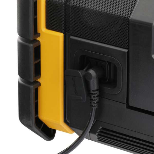 DeWalt 18-54V XR Li-Ion T-Stak Digital Bluetooth Radio & Charger