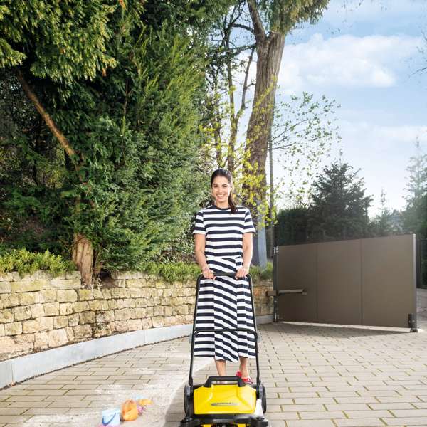 Karcher Series 4 Twin Push Sweeper