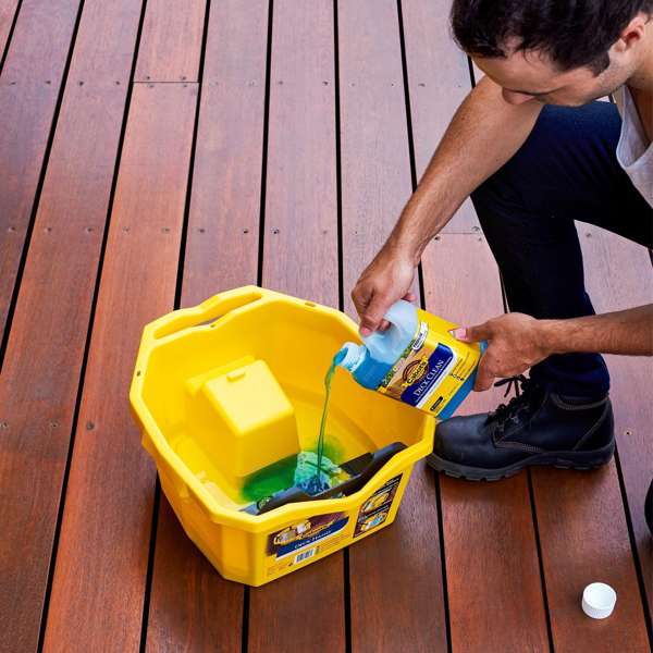 Cabot's Deck Clean