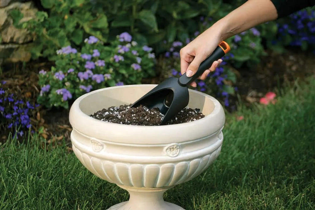 Fiskars Nyglass Soil Scoop