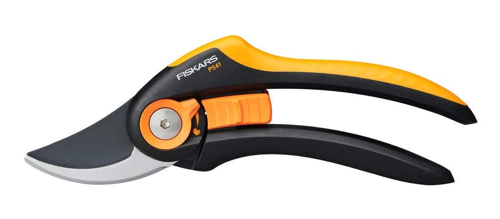 Fiskars Secateurs Bypass Smartfit P541