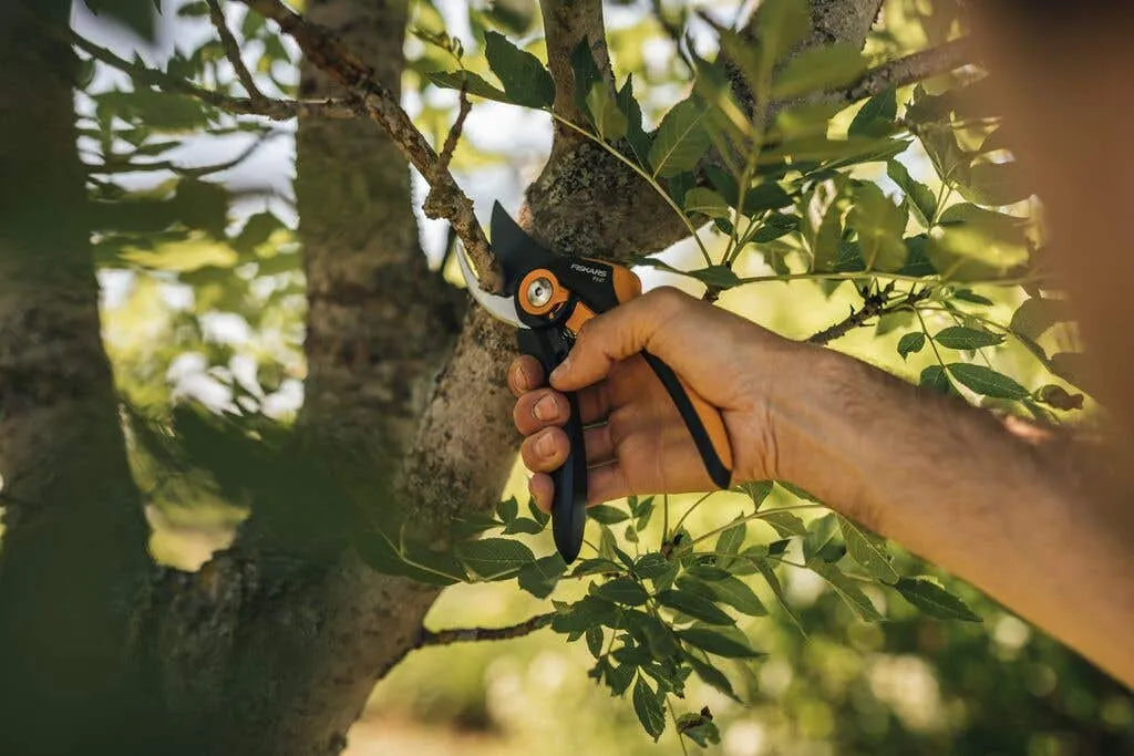 Fiskars Secateurs Bypass Smartfit P541