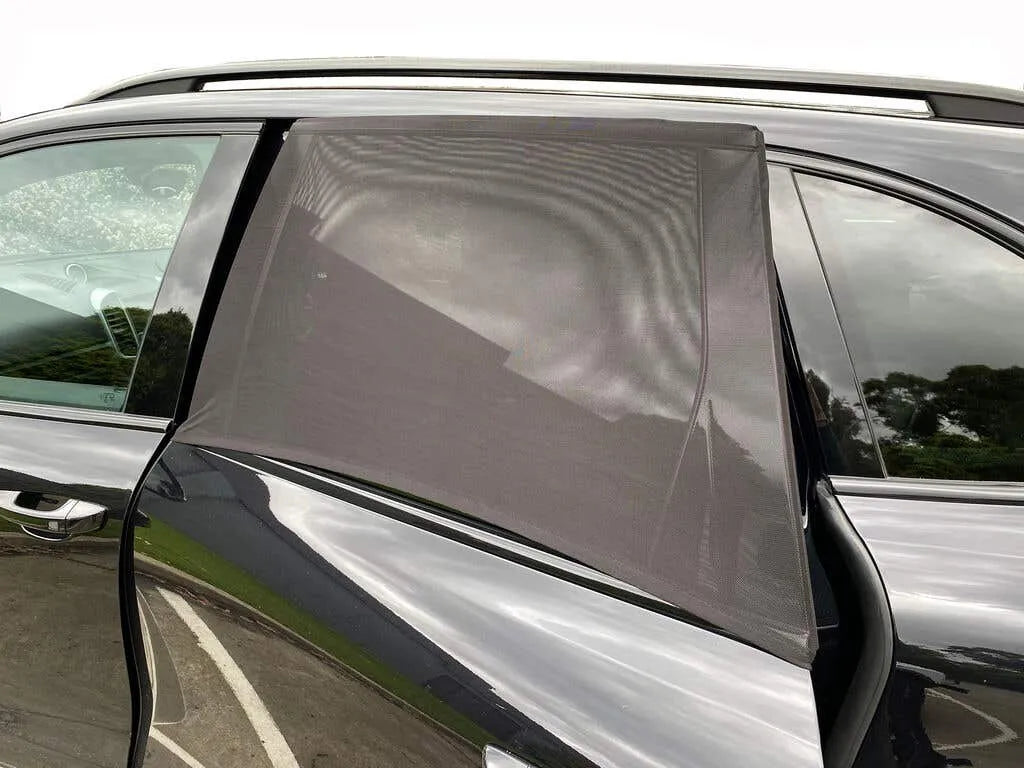Lion Sunstop SUV Window Sock Rear Medium - 2 Piece