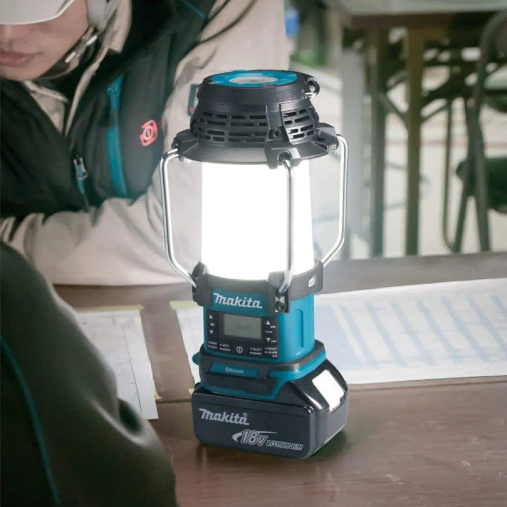 Makita 18V LXT Digital Bluetooth Radio Lantern Skin DMR056