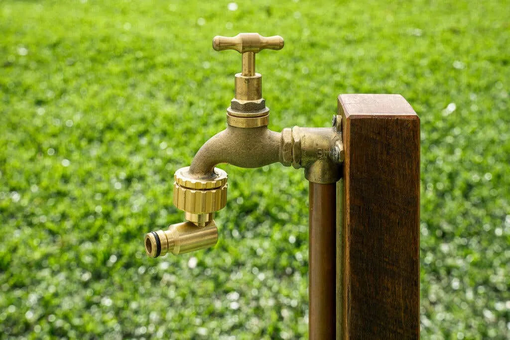 Neta Universal Swivel Tap Adaptor Brass 12mm