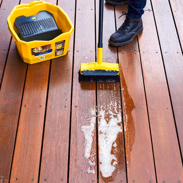 Cabot's Deck Clean